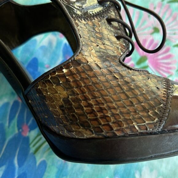 Stuart Weitzman Mixed Leather Tuxedo Lace Up Heels - 8 M (?) - Picture 5 of 16